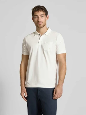 Koszulka polo o kroju regular fit z kieszenią na piersi Lerros