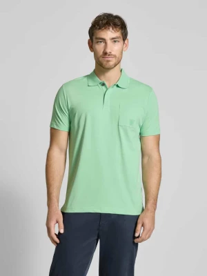Koszulka polo o kroju regular fit z kieszenią na piersi Lerros