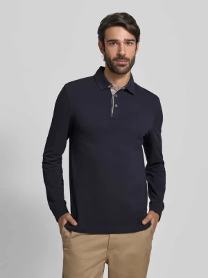 Koszulka polo o kroju regular fit z kołnierzykiem w kontrastowym kolorze i wyhaftowanym logo Bugatti