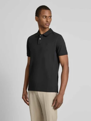 Koszulka polo o kroju regular fit z listwą guzikową i wyhaftowanym logo MCNEAL