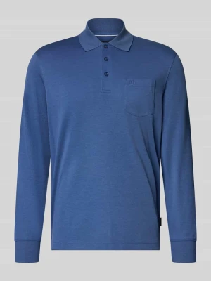 koszulka polo o kroju regular fit z mieszanka bawełny z brustasza Bugatti Królewski niebieski
