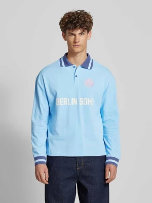 Koszulka polo o kroju regular fit z nadrukiem z logo PROHIBITED