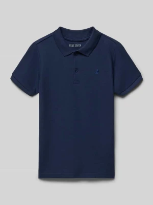 koszulka polo o kroju regular fit z wyhaftowanym logo BLUE SEVEN
