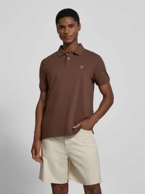 koszulka polo o kroju regular fit z wyhaftowanym logo MCNEAL Błotnisty