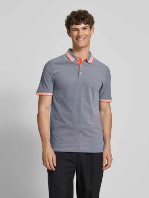 Koszulka polo o kroju regular fit z wyhaftowanym logo model ‘PAULOS’ jack & jones