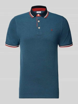 Koszulka polo o kroju regular fit z wyhaftowanym logo model ‘PAULOS’ jack & jones