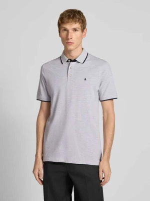 Koszulka polo o kroju regular fit z wyhaftowanym logo model ‘PAULOS’ jack & jones