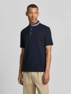 Koszulka polo o kroju regular fit ze stójką i wyhaftowanym logo Bugatti