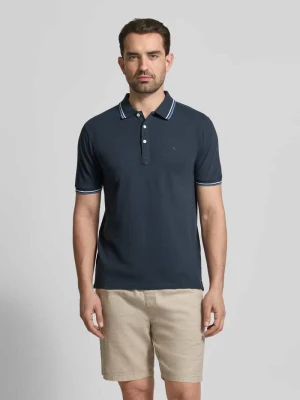koszulka polo o kroju relaxed fit z paskami w kontrastowym kolorze lindbergh