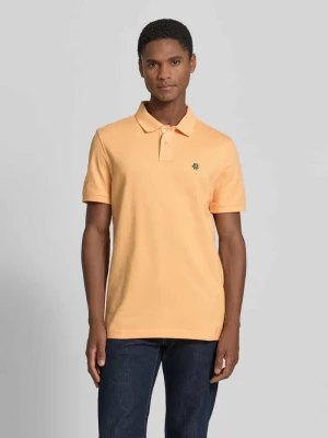 Koszulka polo o kroju slim fit z naszywanym logo MCNEAL Łososiowy