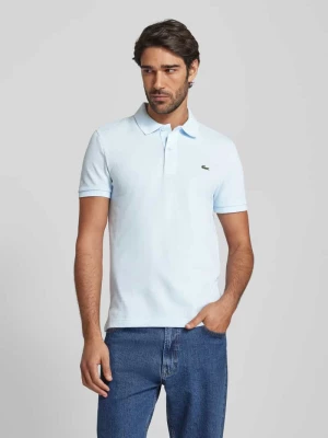 Koszulka polo o kroju slim fit z naszywką z logo model ‘PIQUE’ Lacoste