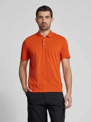 Koszulka polo o kroju slim fit z wyhaftowanym logo model ‘EALIS’ Napapijri