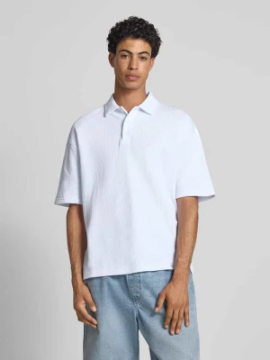 Koszulka polo o pudełkowym kroju z fakturowanym wzorem model „Signar” Pegador