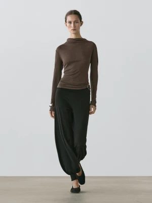 Koszulka Z Dekoltem Kominowym - Popielaty Brąz - - Massimo Dutti - Kobieta