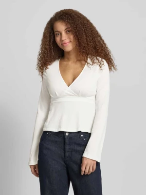 Koszulka z długim rękawem w optyce kopertowej w kroju regular fit model 'PELLY' Only Złamany biały