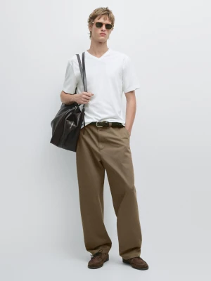 100% Cotton V-Neck T-Shirt - Biały - - Massimo Dutti - Mężczyzna