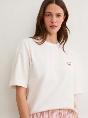 Koszulka z krótkim rękawem z napisem "love is all" z bawełny Etam