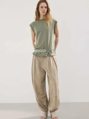 Koszulka z krótkimi rękawami i poduszkami na ramionach khaki - Kobieta - - MANGO