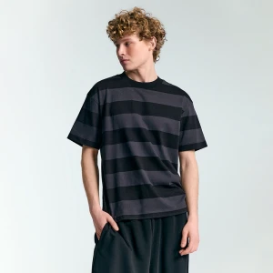 Koszulka z okrągłym dekoltem w czarno-szare paski House