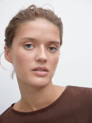 Koszulka Z Prążkowanej Bawełny Pointelle Z Pofalowanym Wzorem - Czerwone Wino - - Massimo Dutti - Kobieta