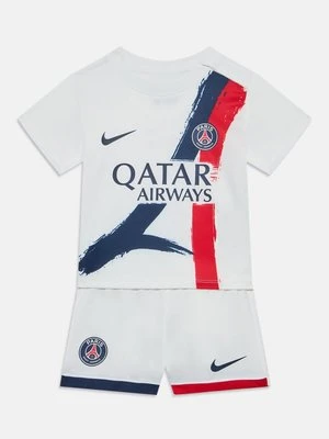 Koszulki piłkarskie Nike Performance