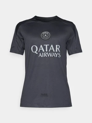 Koszulki piłkarskie Nike Performance