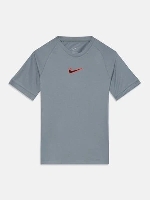 Koszulki piłkarskie Nike Performance