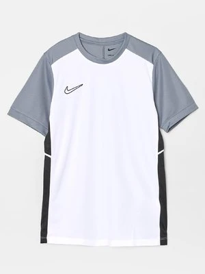 Koszulki piłkarskie Nike Performance