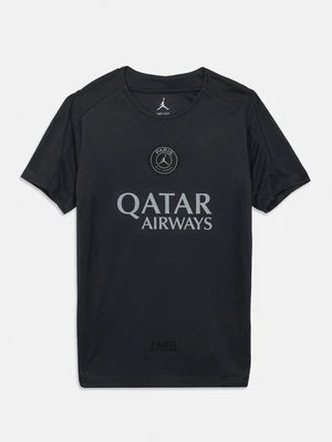 Koszulki piłkarskie Nike Performance