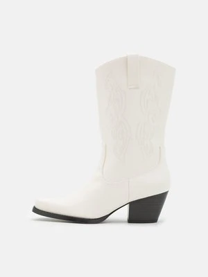 Kowbojki i obuwie motocyklowe Monki