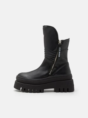 Kowbojki i obuwie motocyklowe Steve Madden