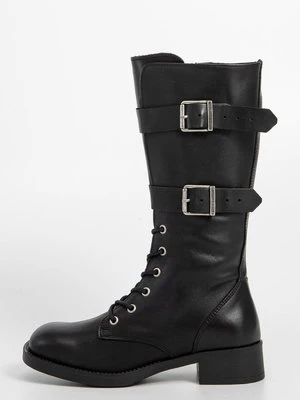 Kowbojki i obuwie motocyklowe Steve Madden