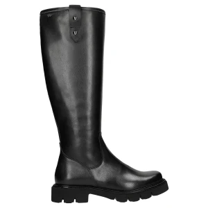 Czarne skórzane kozaki na masywnej podeszwie 71062-51 Wojas