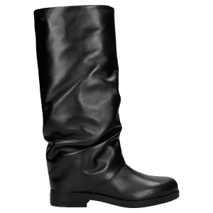 Czarne skórzane kozaki z marszczona cholewka 71143-51 Wojas