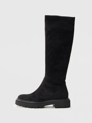 Kozaki Kennel + Schmenger