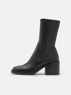 Kozaki Loeffler Randall