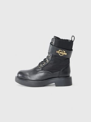 Kozaki Love Moschino