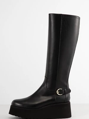 Kozaki na koturnie aigner