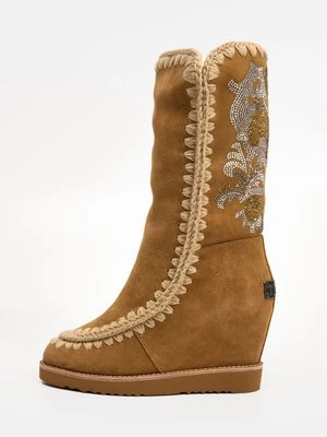 Kozaki na koturnie Mou