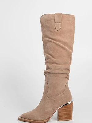 Kozaki na obcasie Alma en Pena