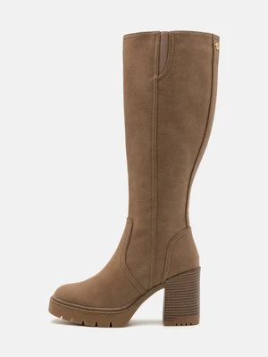 Kozaki na obcasie Anna Field