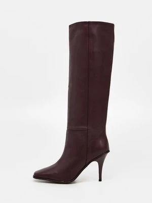 Kozaki na obcasie & Other Stories