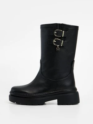 Kozaki na platformie aigner