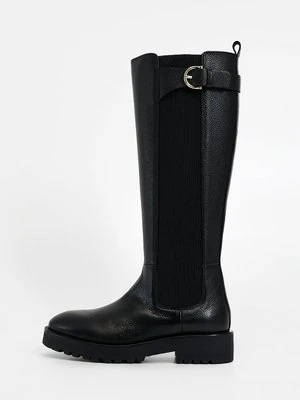 Kozaki na platformie aigner