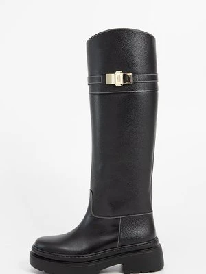 Kozaki na platformie aigner