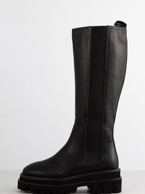 Kozaki na platformie Alma en Pena