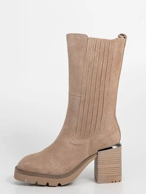 Kozaki na platformie Alma en Pena