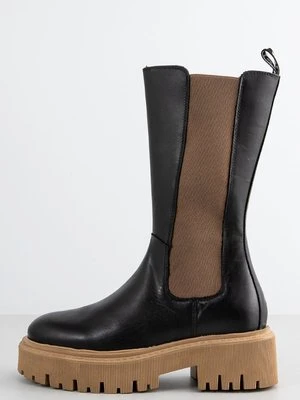 Kozaki na platformie Bianco