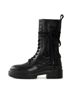 Kozaki na platformie Bogner