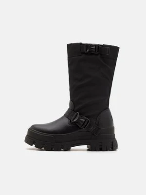 Kozaki na platformie Buffalo